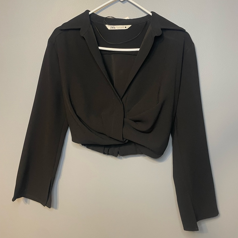 Zara - Black long sleeved cropped shirt
